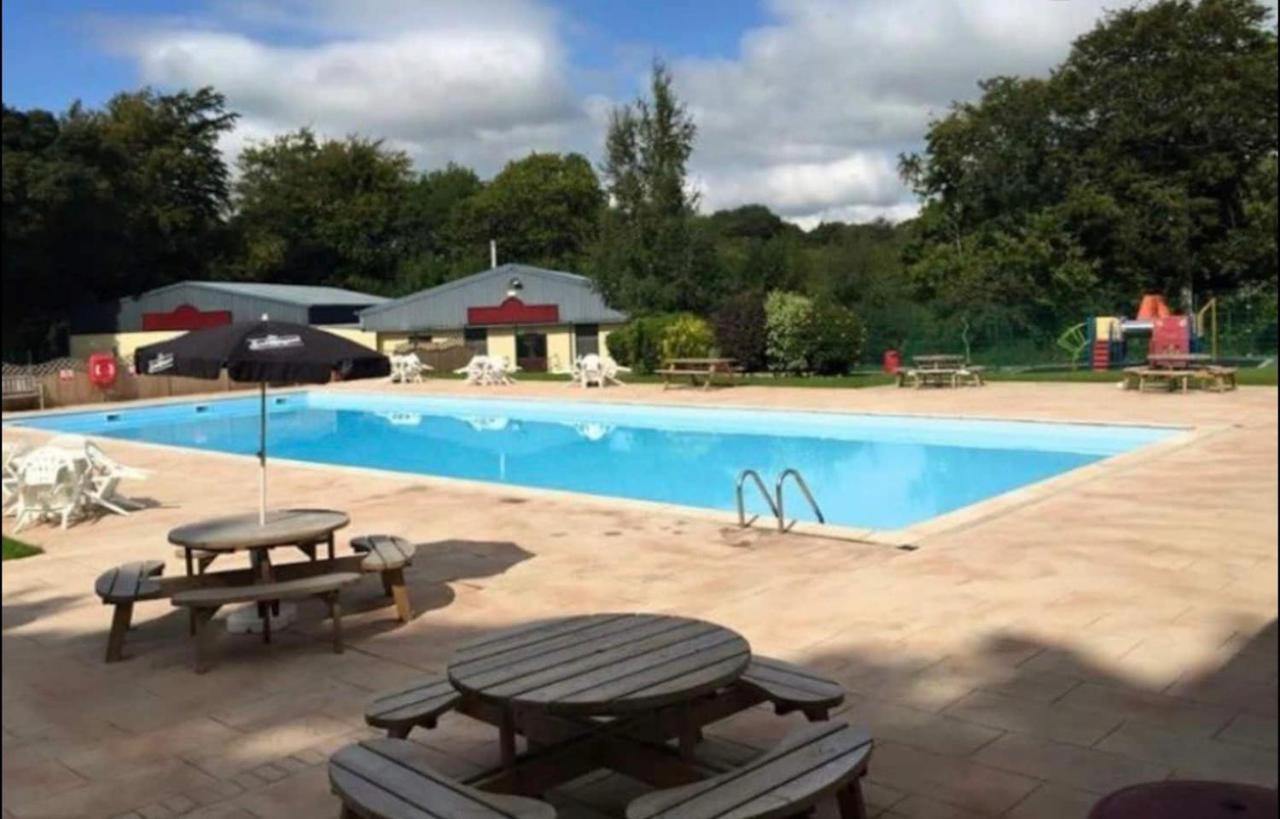 18 River View Chalet-Glan Gwna Holiday Park Caernarfon Exterior photo